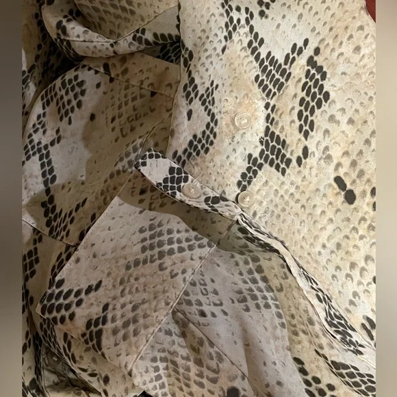 Express The Portofino Shirt Snakeskin Print Size Medium - Picture 5 of 5